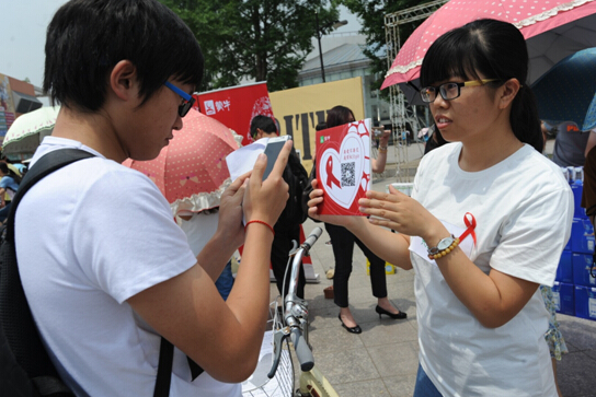 蒙牛红style走进四川大学、吉林大学