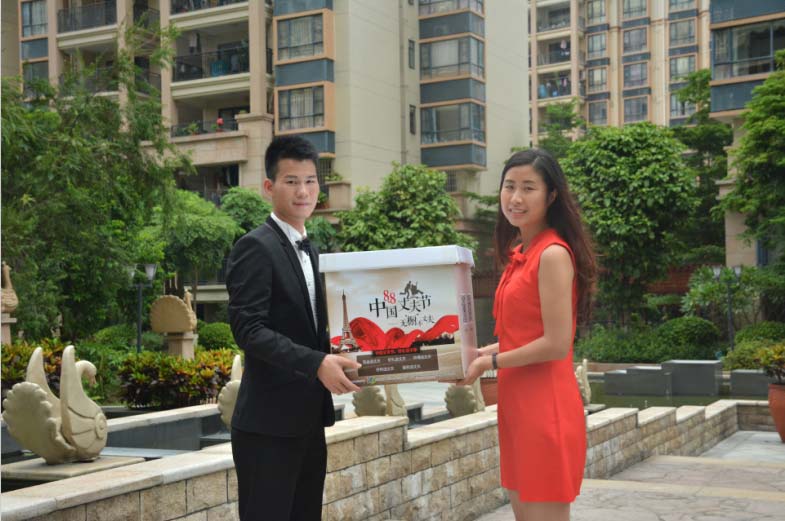 男神驾到!皮阿诺璀璨8.8中国丈夫节_中国经济