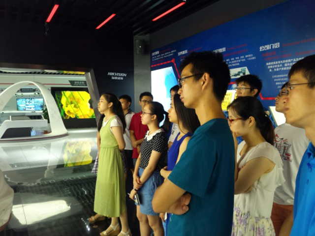 海康威视企业开放日,清华学子齐点赞_中国经济